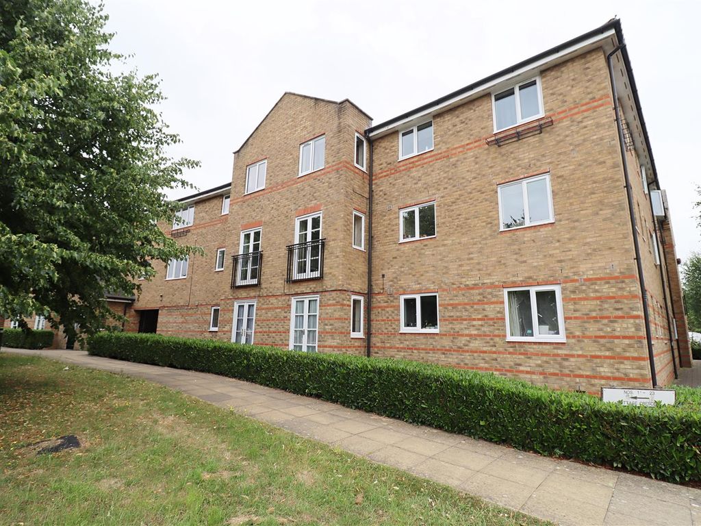 2 bed flat for sale in Nottage Crescent, Braintree CM7 Zoopla