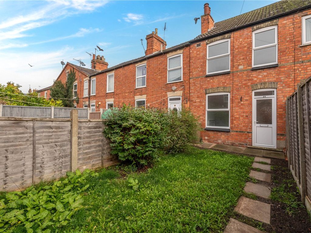 2 bed terraced house for sale in Thomas Street, Sleaford, Lincolnshire