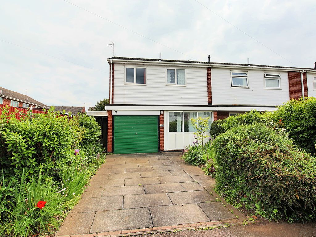3 bed end terrace house for sale in Gardenfield Road, Leicester LE4