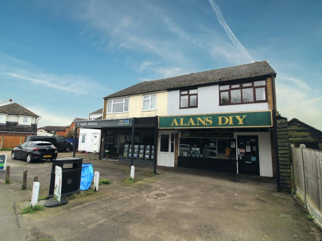 2 bed flat to rent in Blackmore Road, Kelvedon Hatch CM15, £1,200 pcm