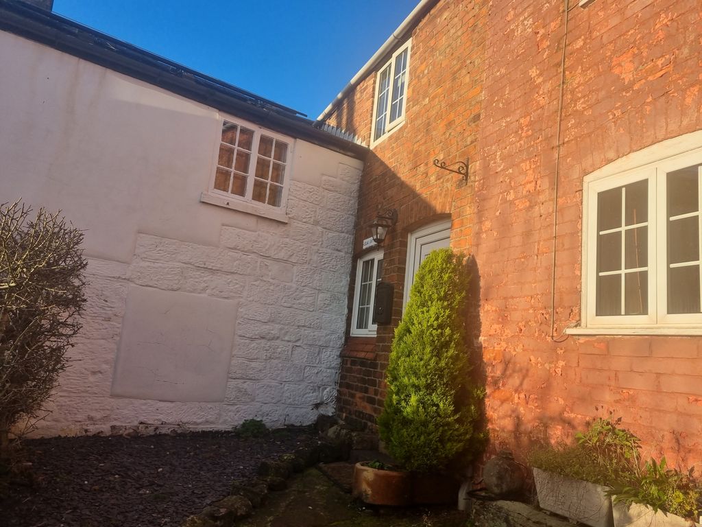 2 bed cottage to rent in Ince Lane, Elton, Chester CH2, £850 pcm Zoopla