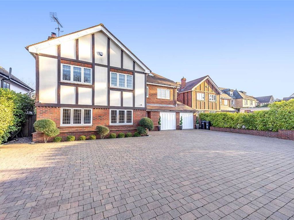 6 bed detached house for sale in East Ridgeway, Cuffley, Hertfordshire