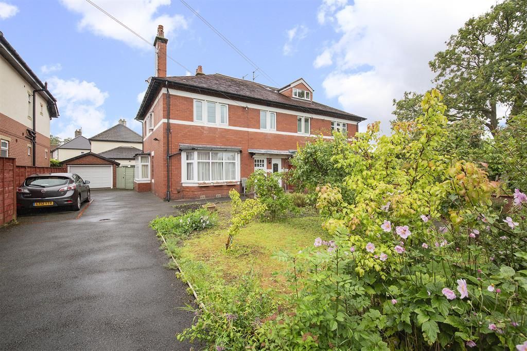 2 bed flat for sale in Grange Avenue, Ilkley LS29, £245,000 Zoopla