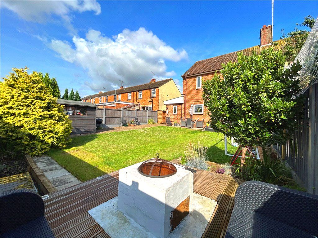 3 bed semidetached house for sale in Kings Road, Evesham