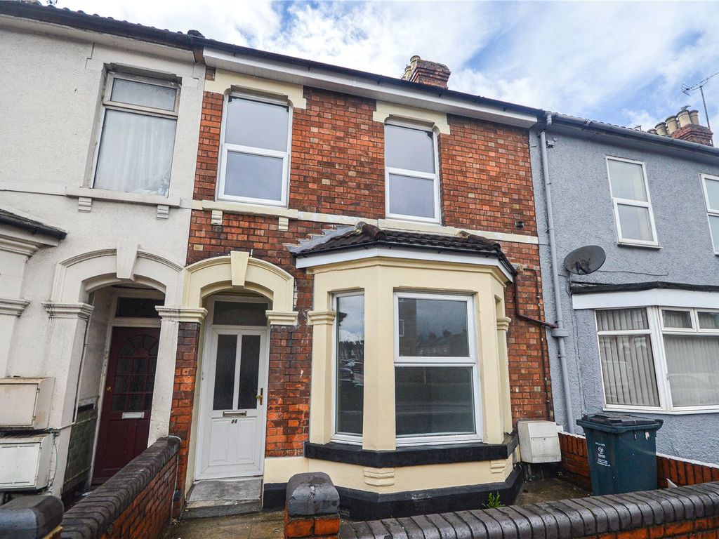 4 bed terraced house for sale in County Road, Swindon, Wiltshire SN1