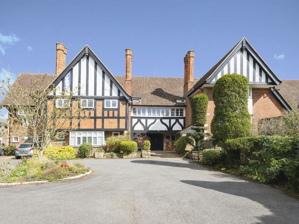 2 bed flat for sale in Gunters Mead, Copsem Lane, Esher, Surrey KT10