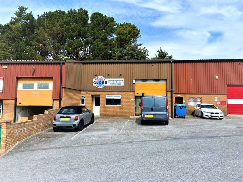 Light industrial to let in Trojan Industrial Park, Borough Close