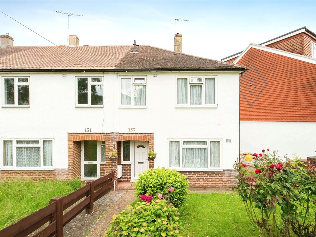 3 bed end terrace house for sale in Mount Road, Chessington KT9, £