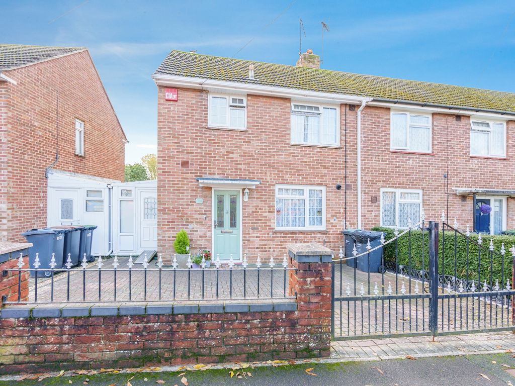 2 bed semidetached house for sale in Middle Park Way, Havant PO9, £