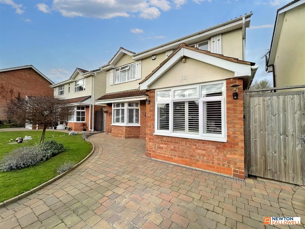 3 bed detached house for sale in Oakenhayes Crescent, Minworth, Sutton