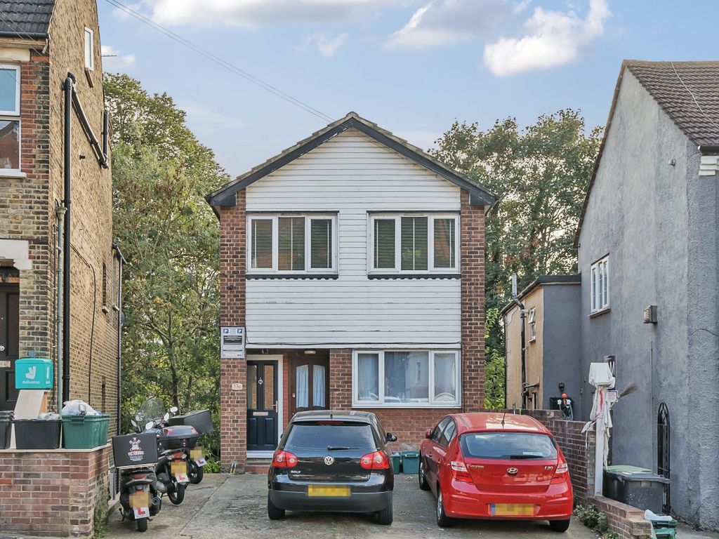 2 bed for sale in Ravensbourne Road, Bromley BR1, £350,000