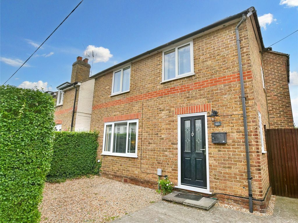 3 bed detached house for sale in Badshot Lea Road, Badshot Lea, Farnham