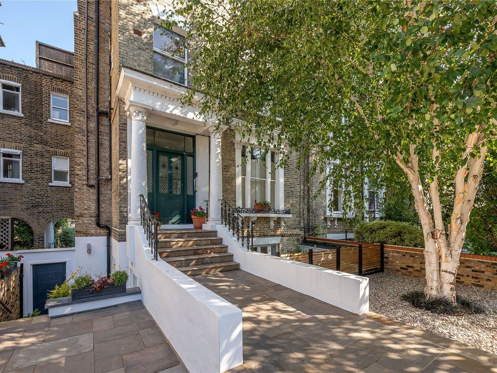 2 bed flat for sale in King Henrys Road, Primrose Hill, London NW3, £