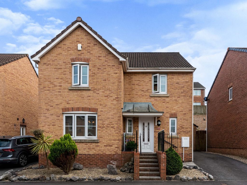4 bed detached house for sale in Kingfisher Road, Bridgend CF33 Zoopla