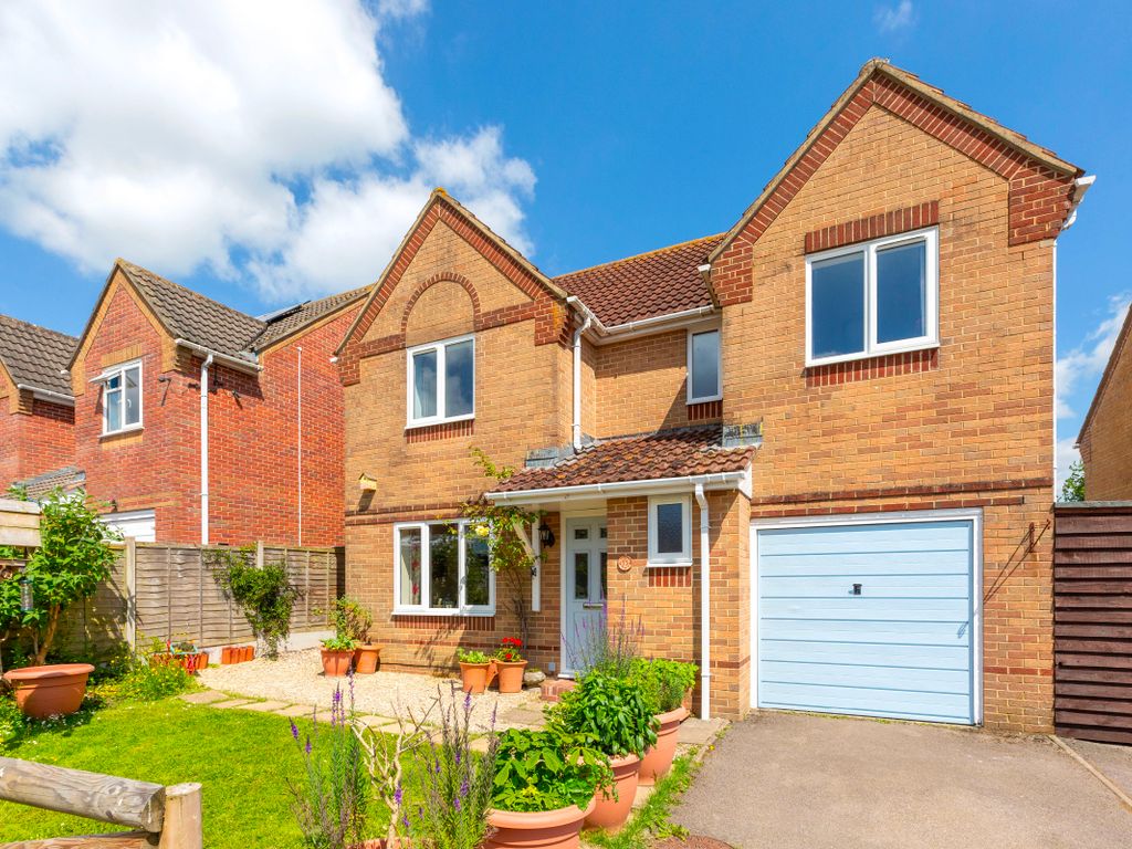 4 bed detached house for sale in Cherryfields, Gillingham SP8, £375,000