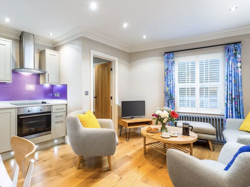 2 bed flat to rent in Lymington Road, Torquay TQ1, £850 pcm Zoopla