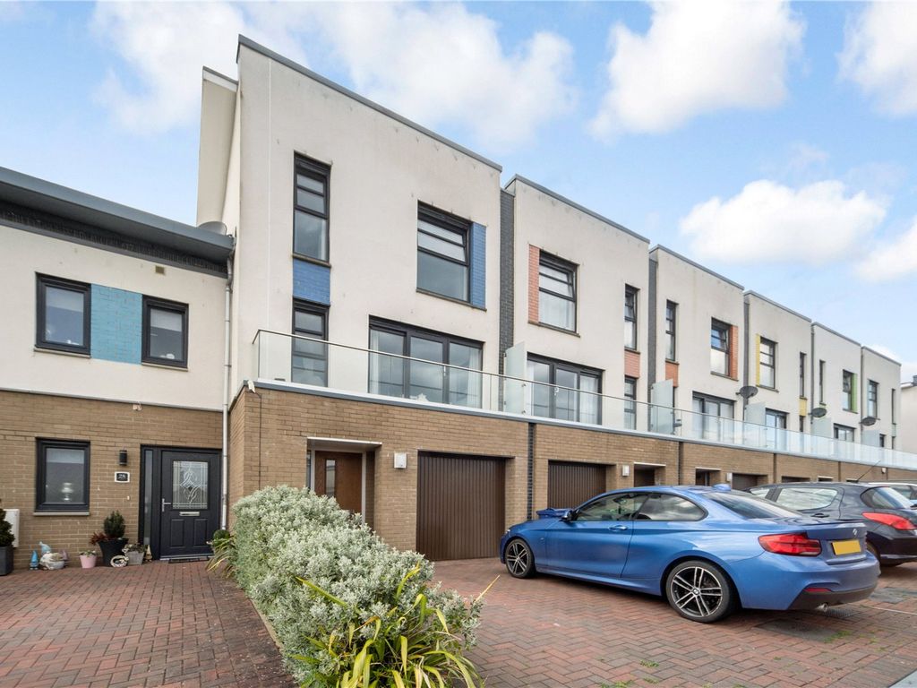4 bed town house for sale in James Mckechnie Avenue, Paisley