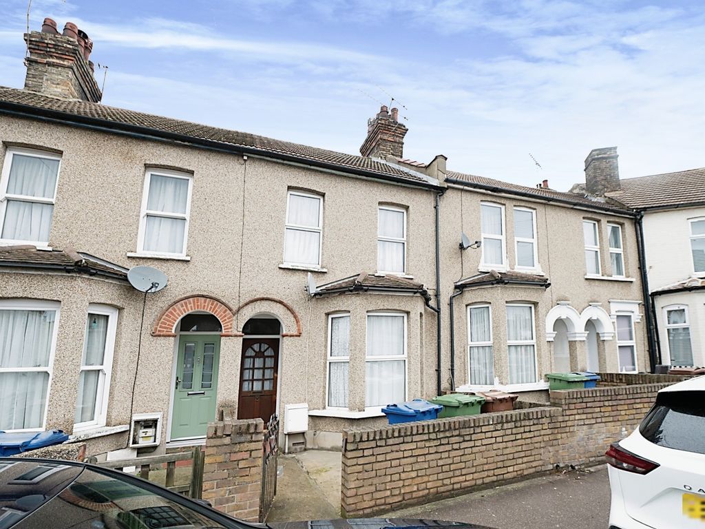 3 bed terraced house for sale in Clarence Road, Grays RM17 Zoopla