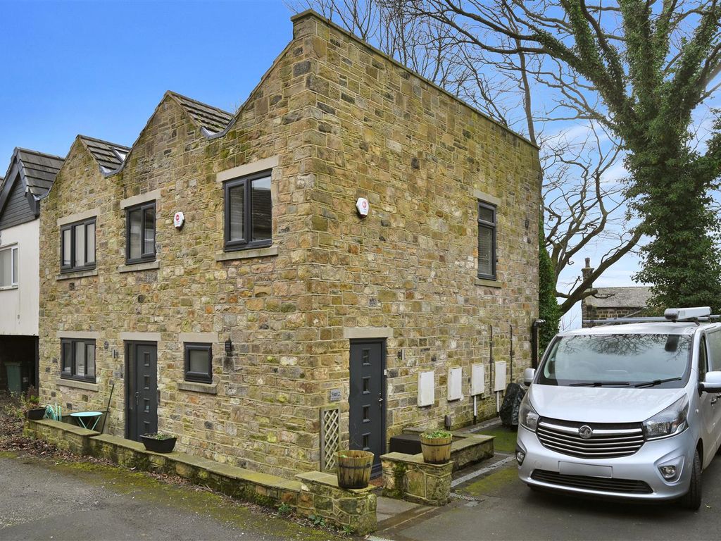 2 bed flat to rent in Town Street, Rawdon, Leeds LS19, £895 pcm Zoopla