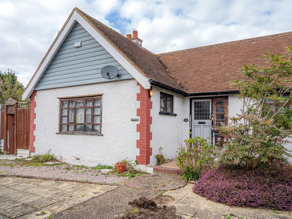 2 bed semidetached bungalow for sale in Queens Road, Tankerton