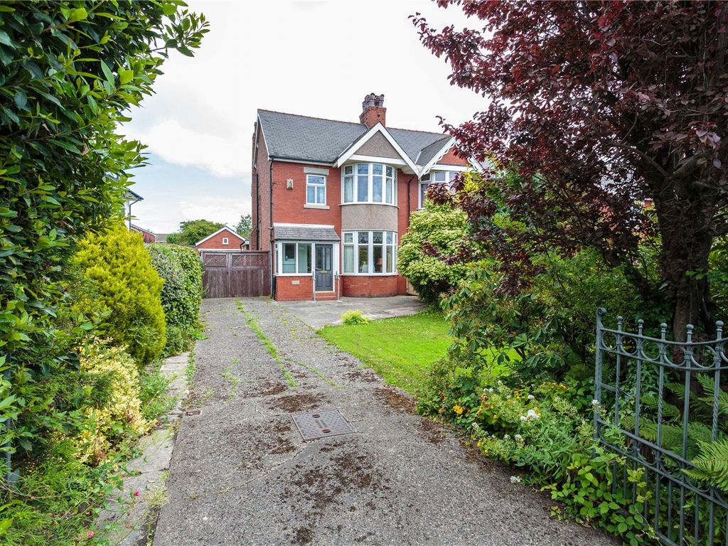 3 bed semidetached house for sale in Whinney Heys Road, Blackpool FY3