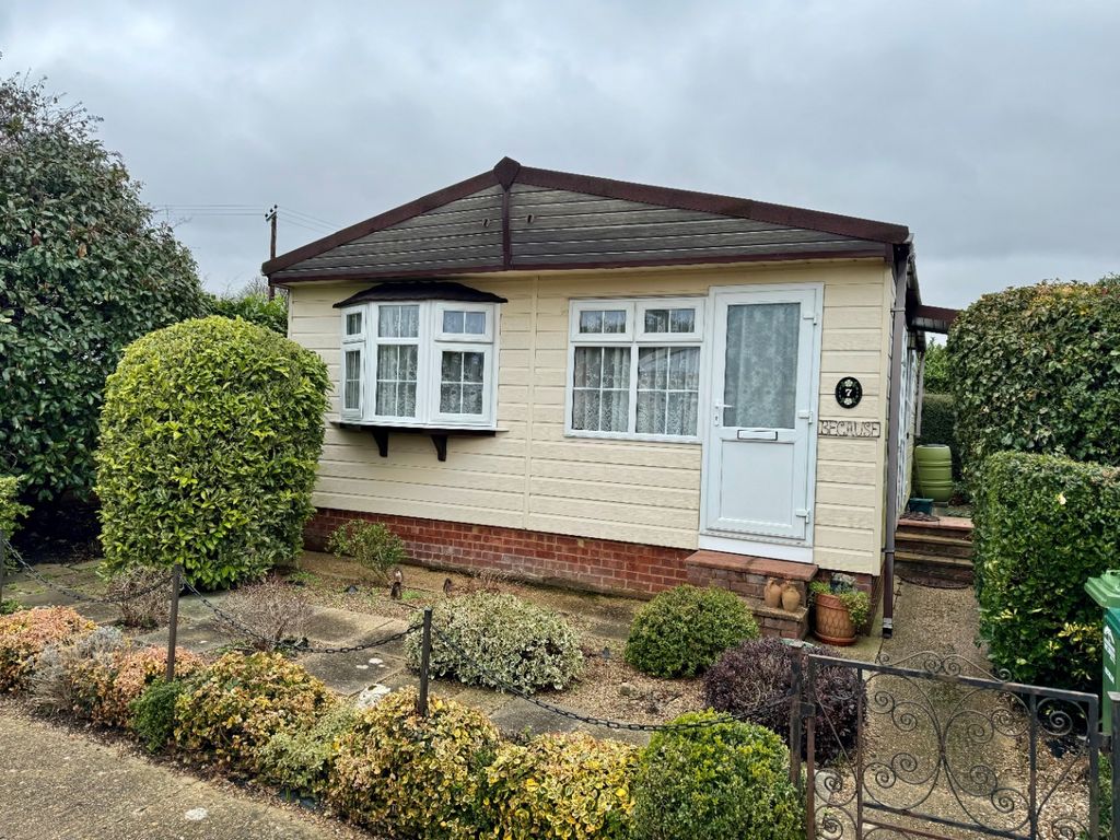 2 bed mobile/park home for sale in Upper Halliford Road, Shepperton, Surrey TW17, £125,000 Zoopla