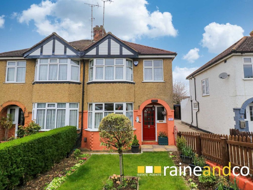 3 bed semidetached house for sale in Holme Road, Hatfield AL10 Zoopla
