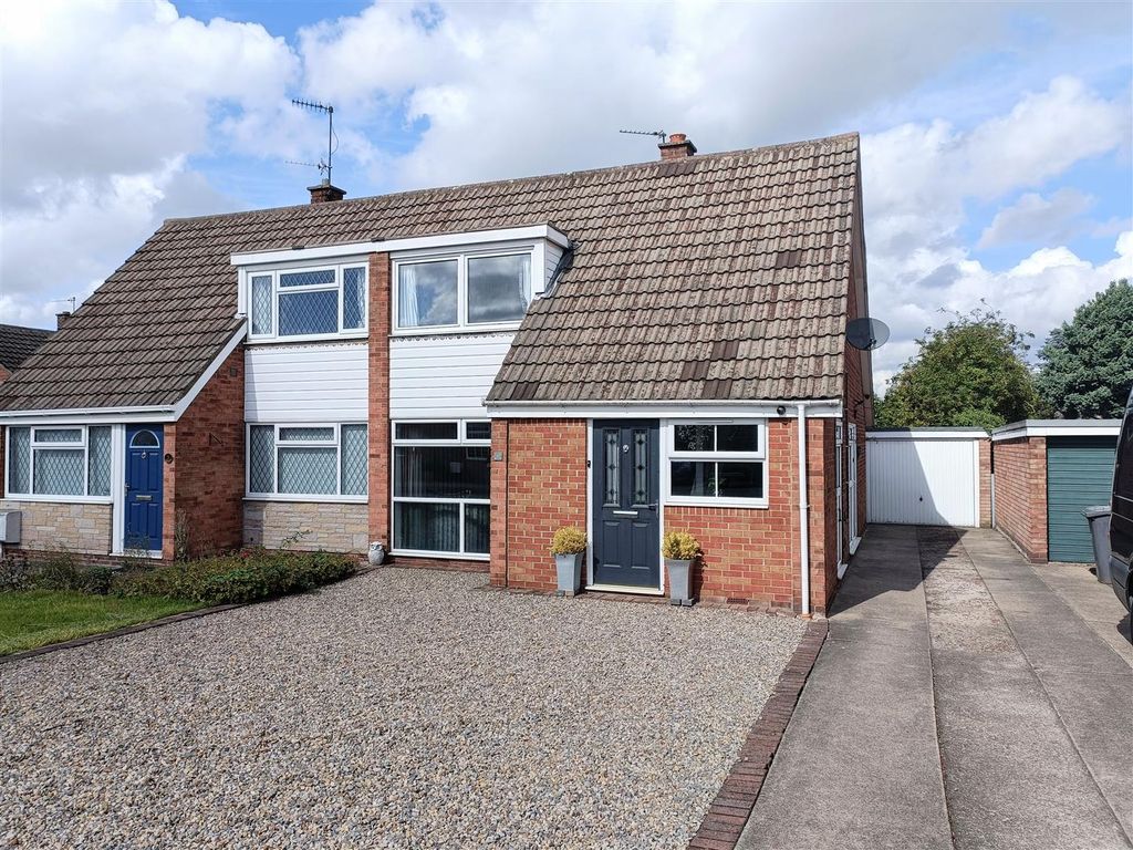 4 bed semidetached house for sale in Bramble Dene, Woodthorpe, York YO24 Zoopla