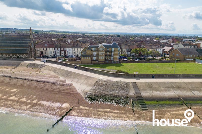 2 bed flat for sale in Broadway, Sheerness ME12, £240,000 Zoopla