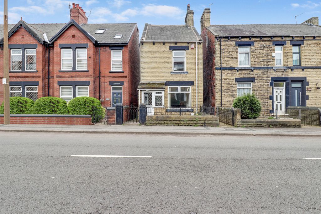 3 bed detached house for sale in Barnsley Road, Cudworth, Barnsley S72