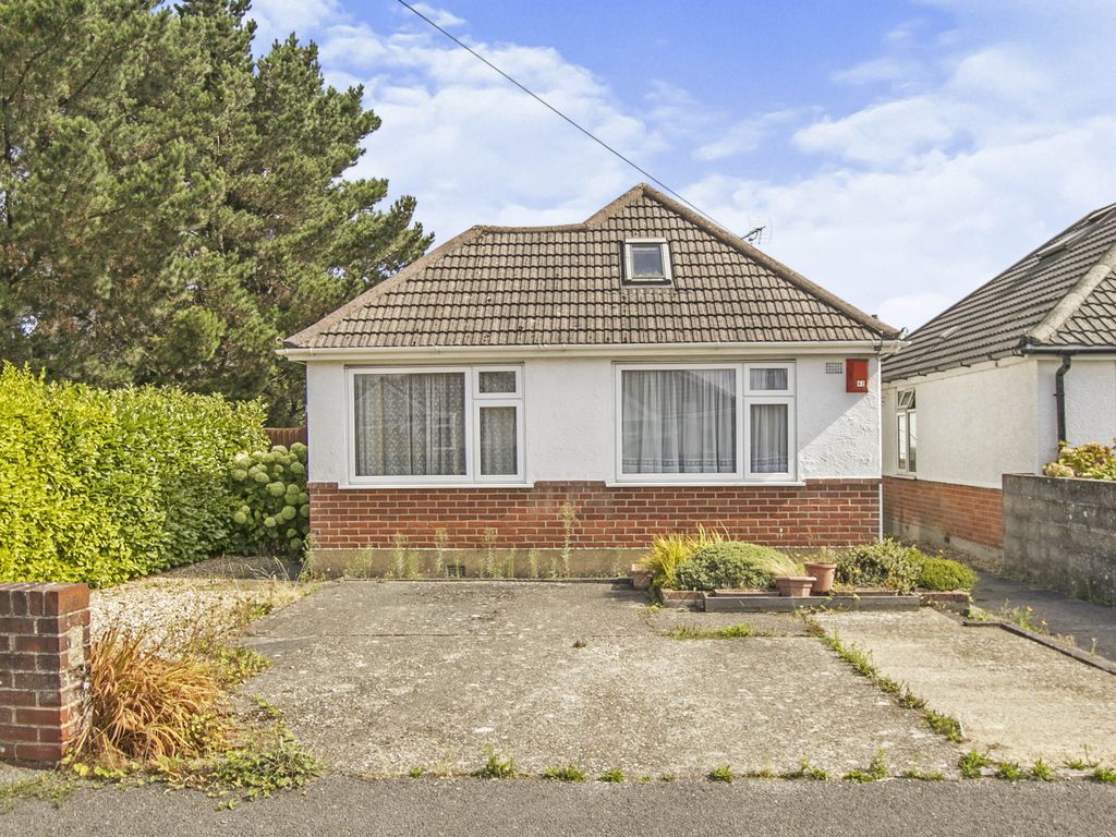 2 bed bungalow for sale in Kinson Avenue, Poole BH15 Zoopla