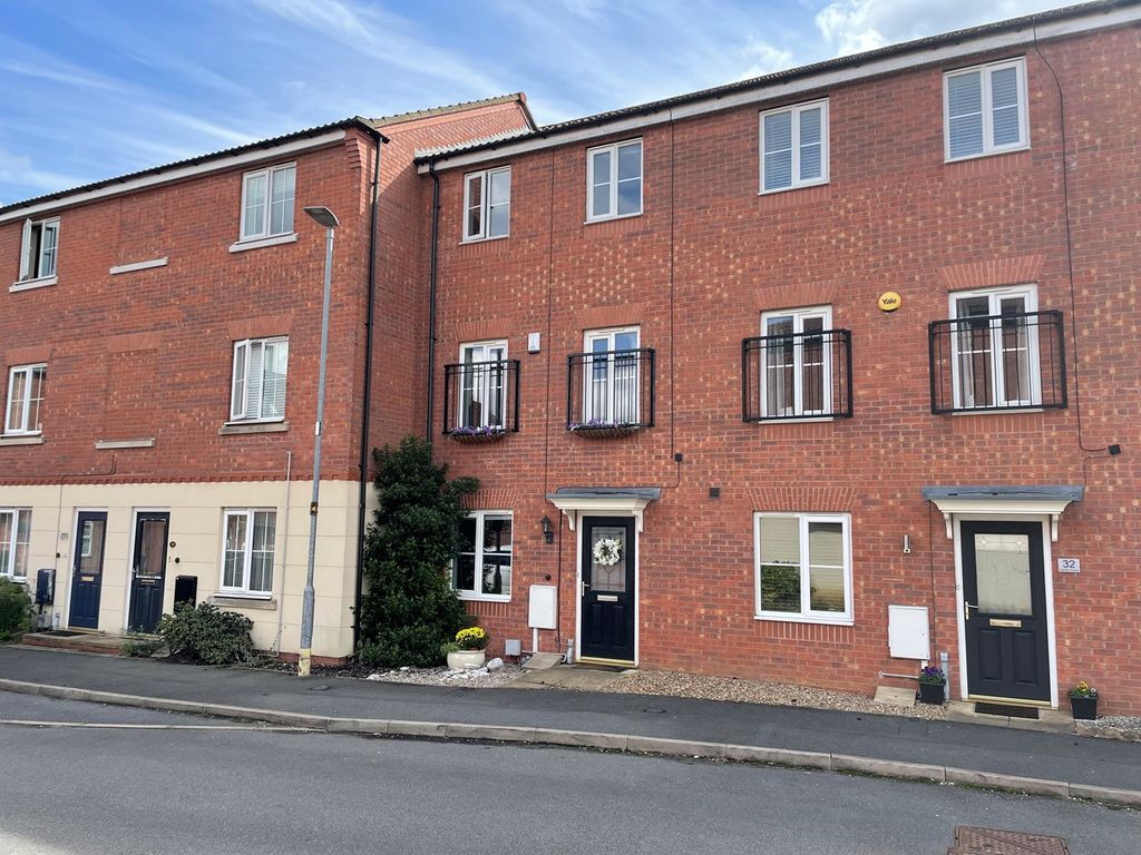 4 bed terraced house for sale in Fretter Close, Broughton Astley