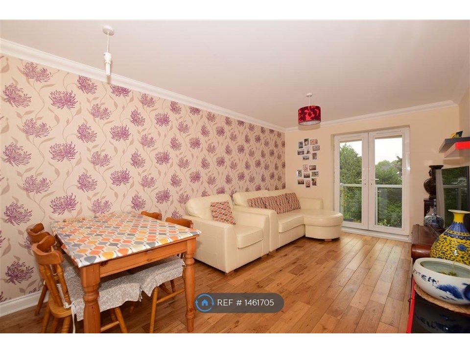 2 bed flat to rent in Woodcote Road, Wallington SM6 Zoopla