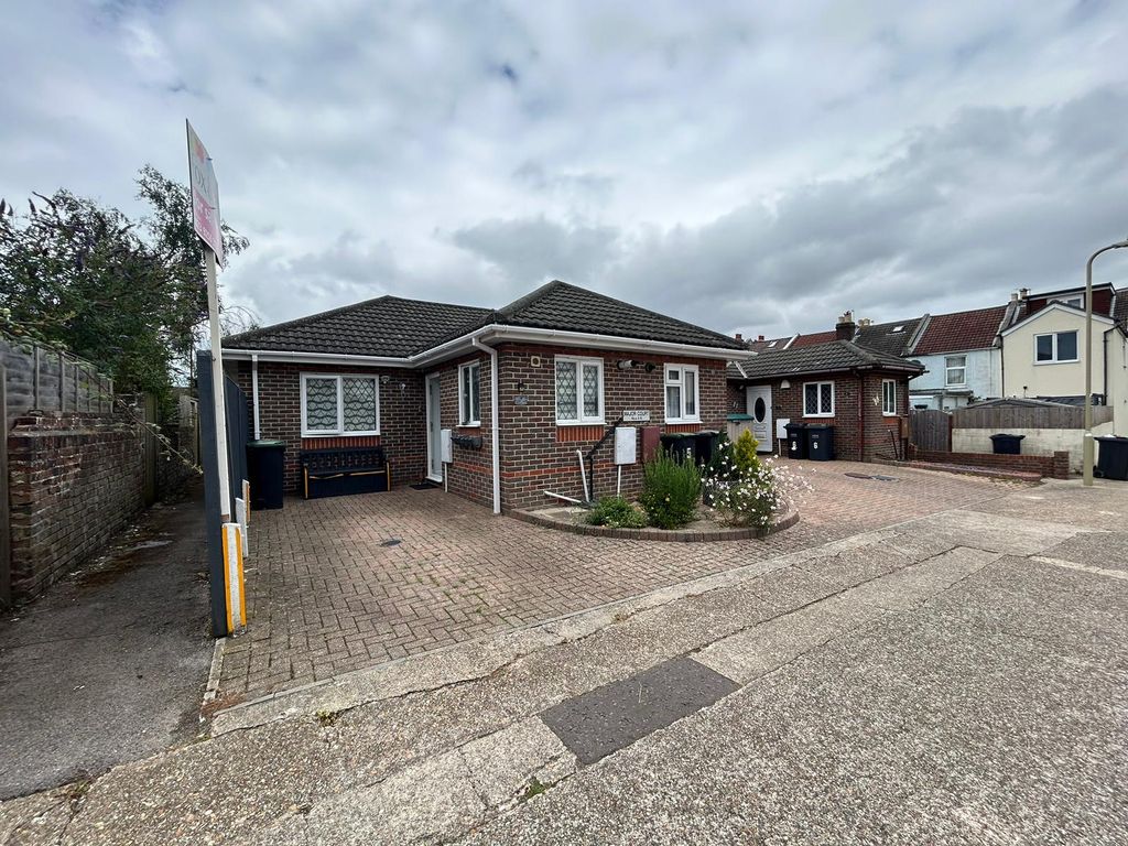 1 bed semidetached bungalow for sale in Five Post Lane, Gosport PO12