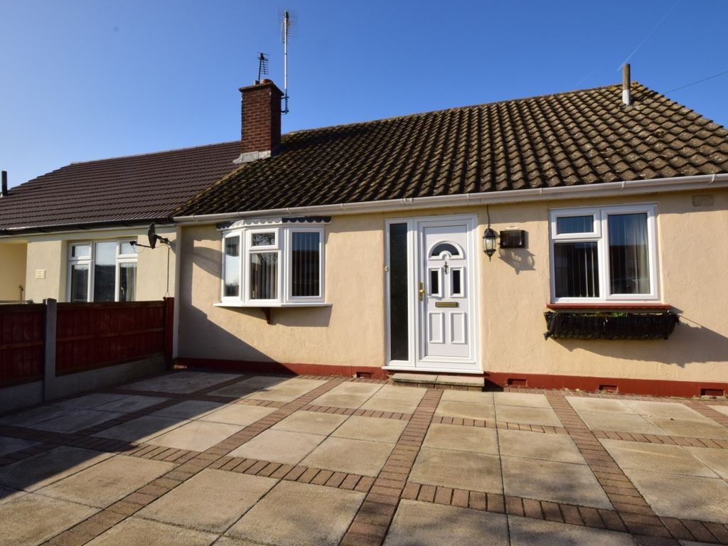 3 bed semidetached bungalow to rent in Rectory Road, Pitsea SS13 Zoopla