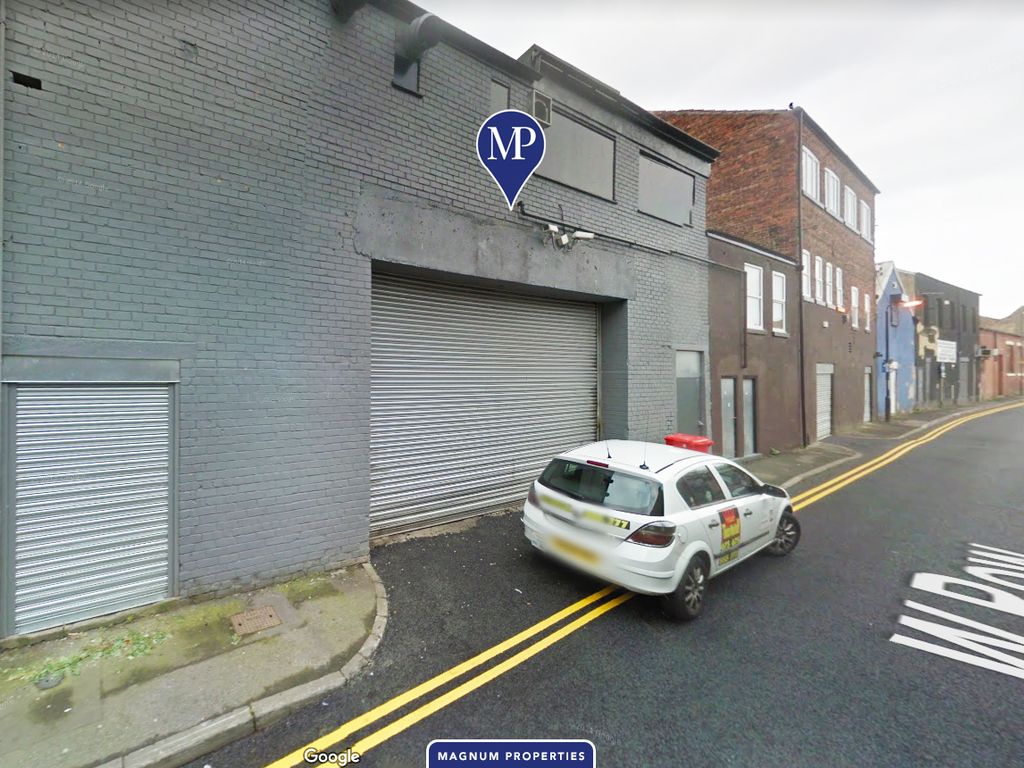 Light industrial to let in West Row (Garage), StocktonOnTees TS18, £