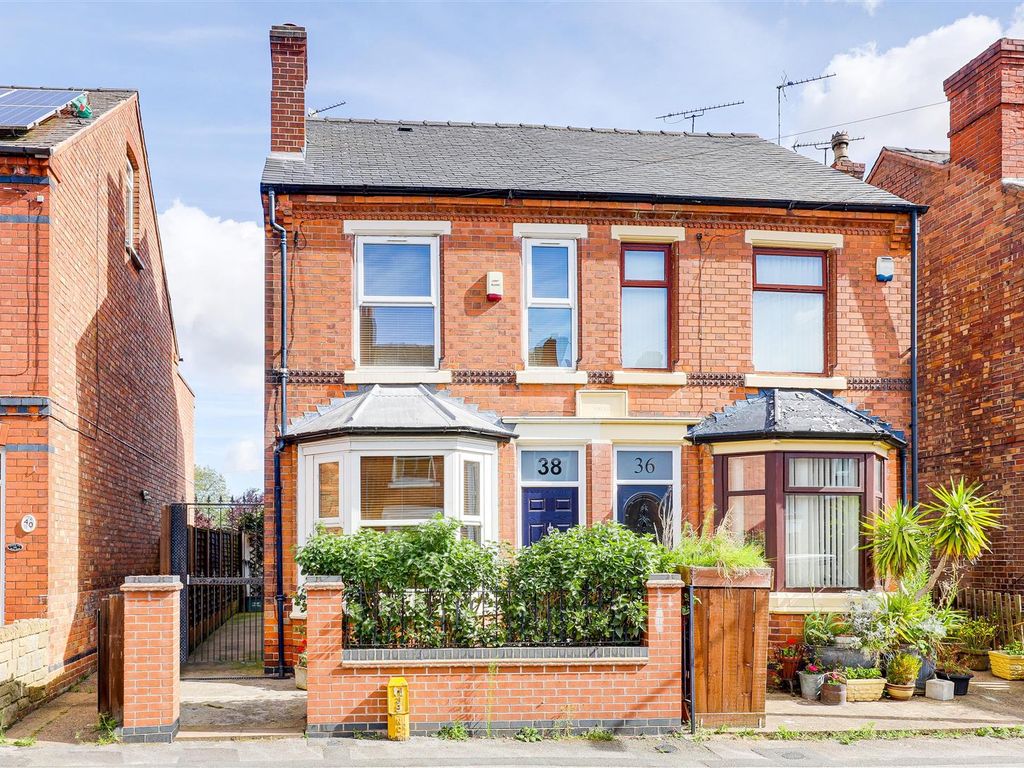 2 bed semidetached house for sale in Furlong Avenue, Arnold