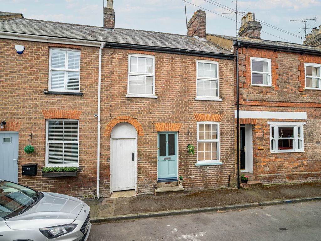 2 bed terraced house for sale in Street, Markyate, St. Albans
