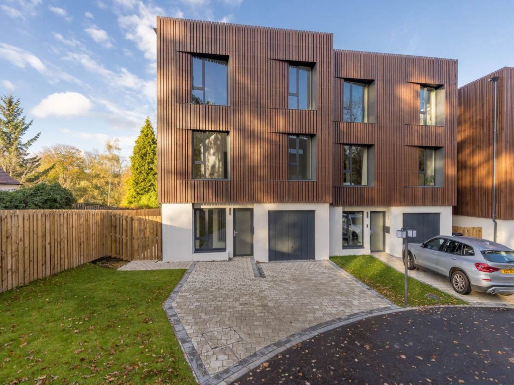 Larch Gardens, Cammo, Edinburgh EH4