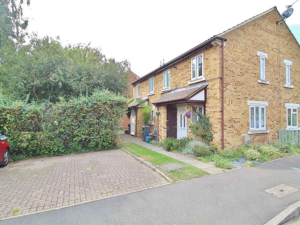 1 bed property to rent in Chervil Close, Feltham TW13, £1,250 pcm Zoopla