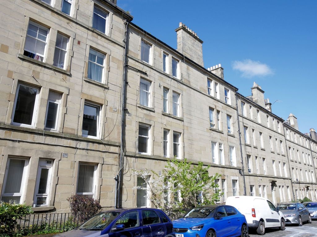 1 bed flat to rent in Wardlaw Street, Edinburgh EH11, £895 pcm