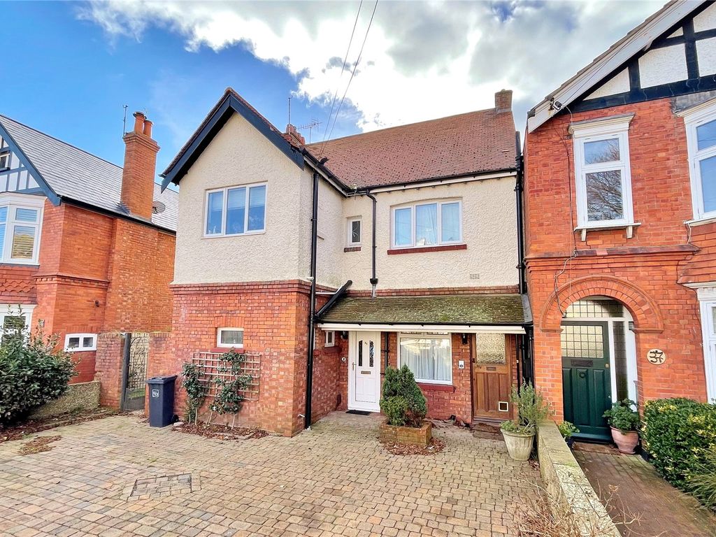 2 bed flat for sale in St. Michaels Road, Worthing, West Sussex BN11