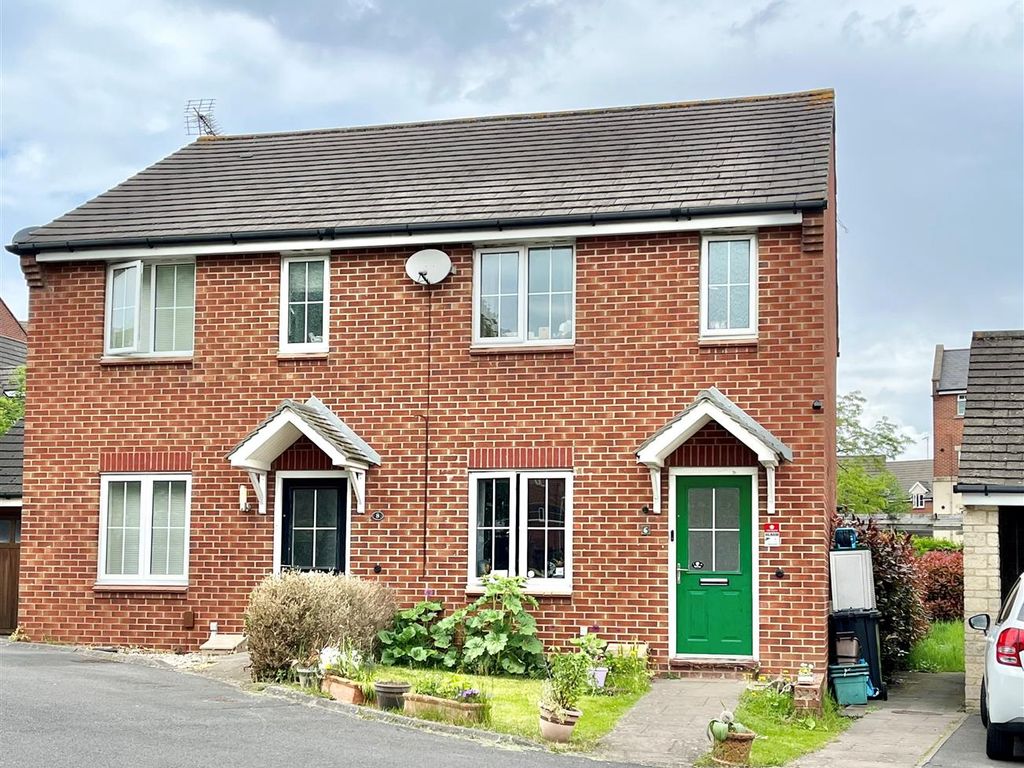 3 bed semidetached house for sale in The Rushes, Tuffley, Gloucester