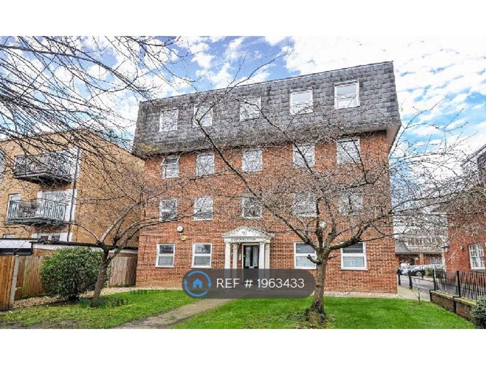 Studio to rent in House, Croydon CR0, £875 pcm Zoopla