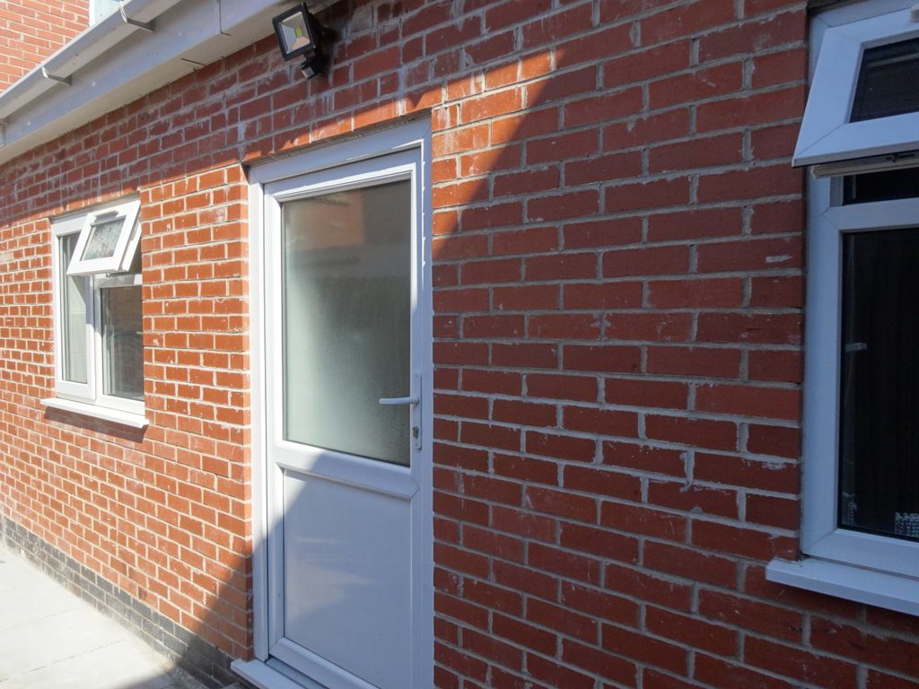 1 bed flat to rent in Melton Road, Leicester LE4, £650 pcm Zoopla
