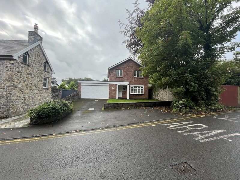 3 bed detached house to rent in Norton Road, Mumbles, Swansea SA3, £