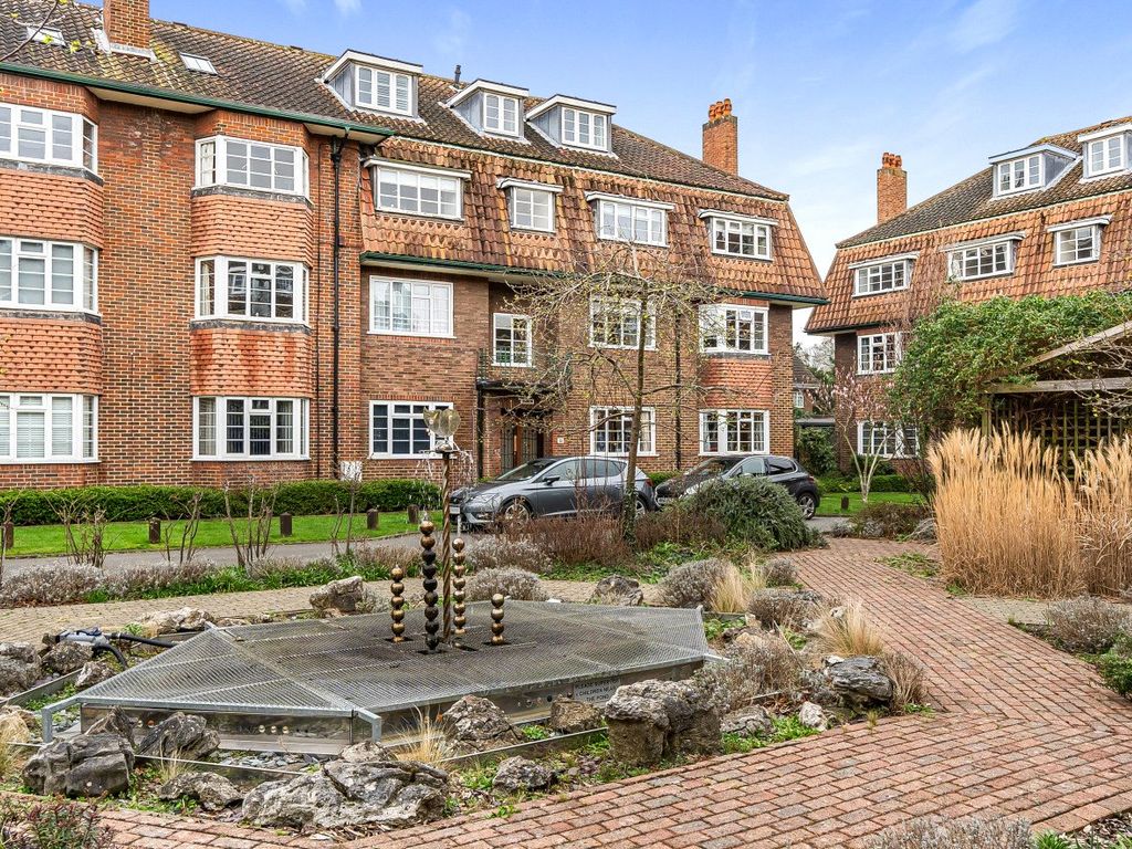 2 bed flat for sale in West Street Lane, Carshalton SM5, £340,000 Zoopla