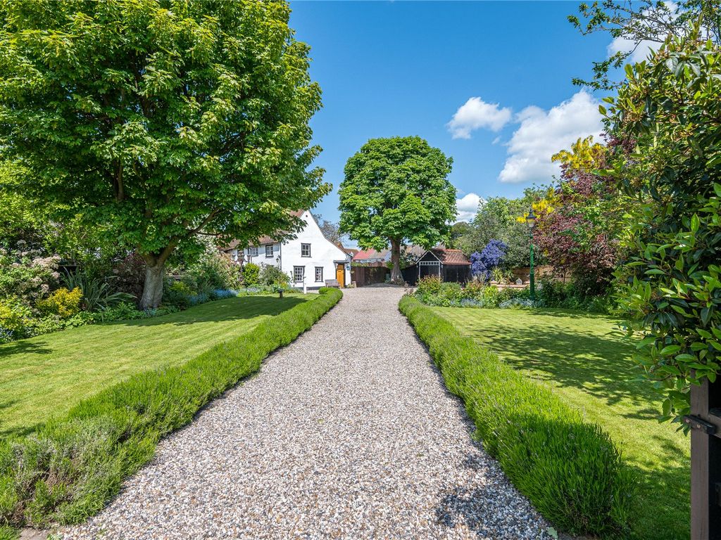 4 bed detached house for sale in East Street, Rochford Conservation