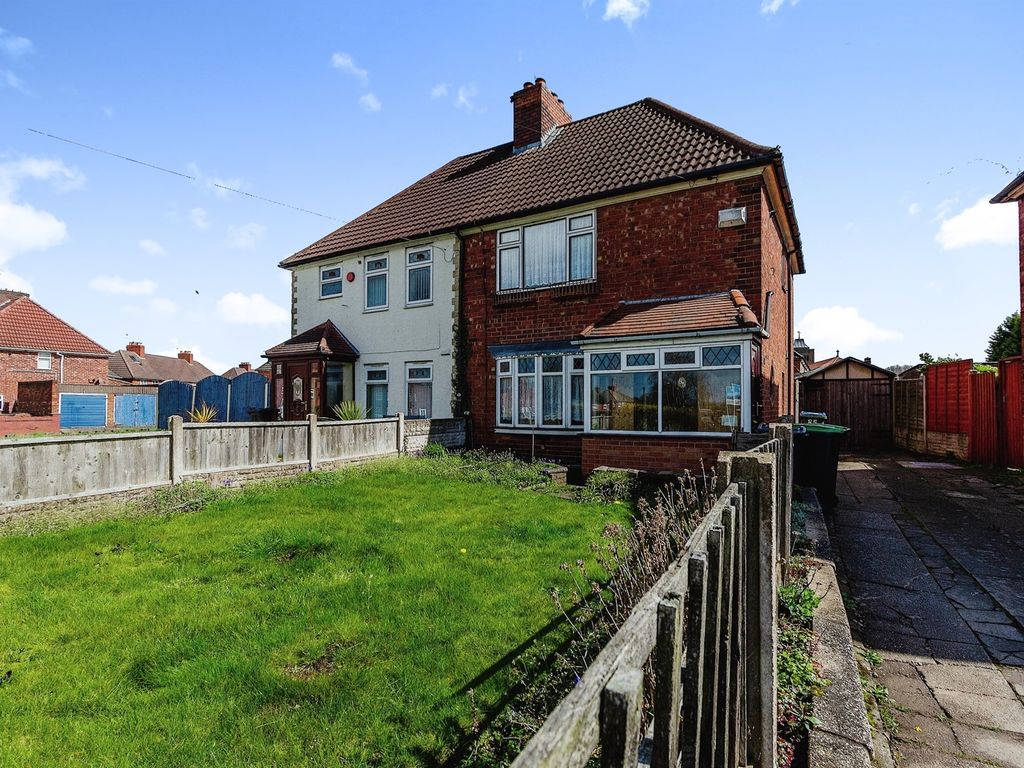 3 bed semidetached house for sale in Bassett Road, Wednesbury WS10