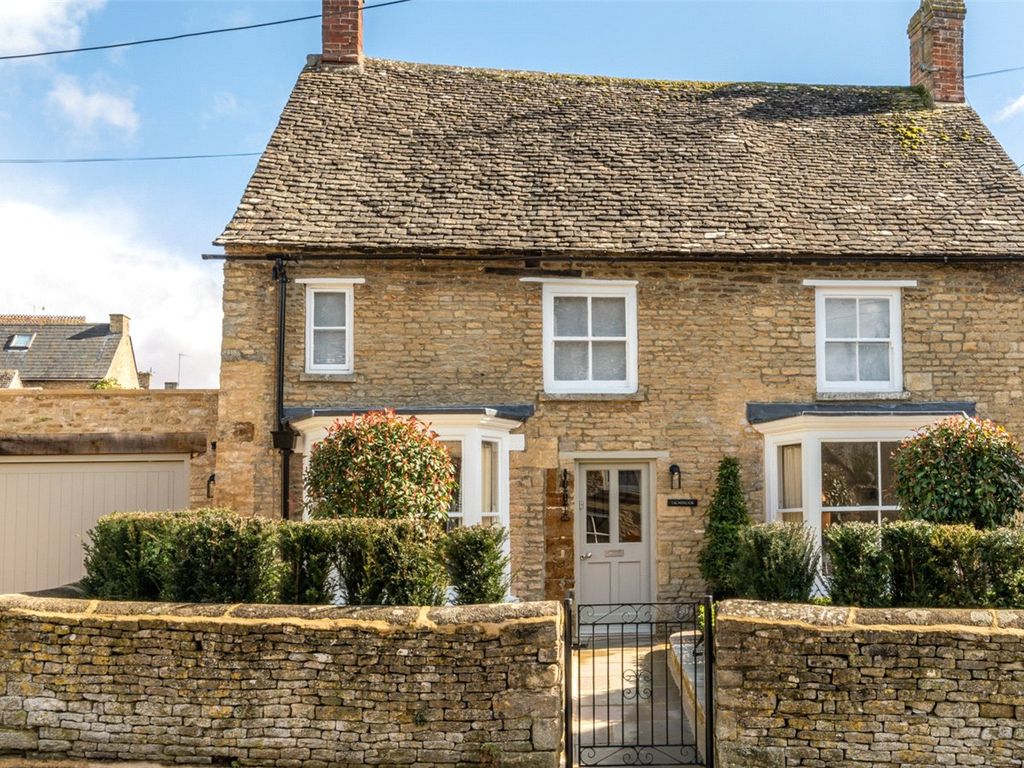2 bed detached house for sale in Park Street, Charlbury, Chipping